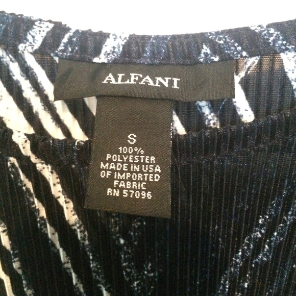 Alfani navy & white accordion type blouse - Picture 2 of 7